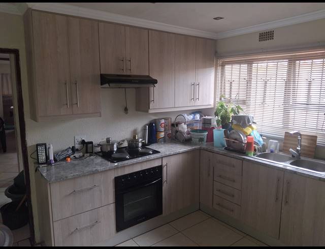 2 BEDROOM FREEHOLD FOR SALE IN VOSLOORUS SOUTH